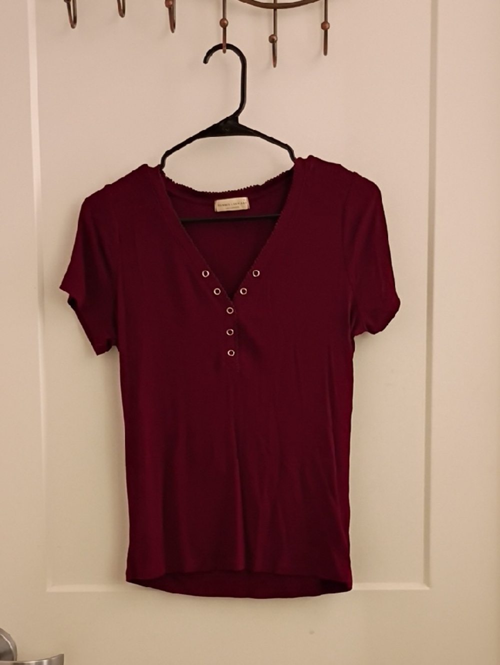 Short Sleeve V-Neck Eyelet Tee - Burgundy